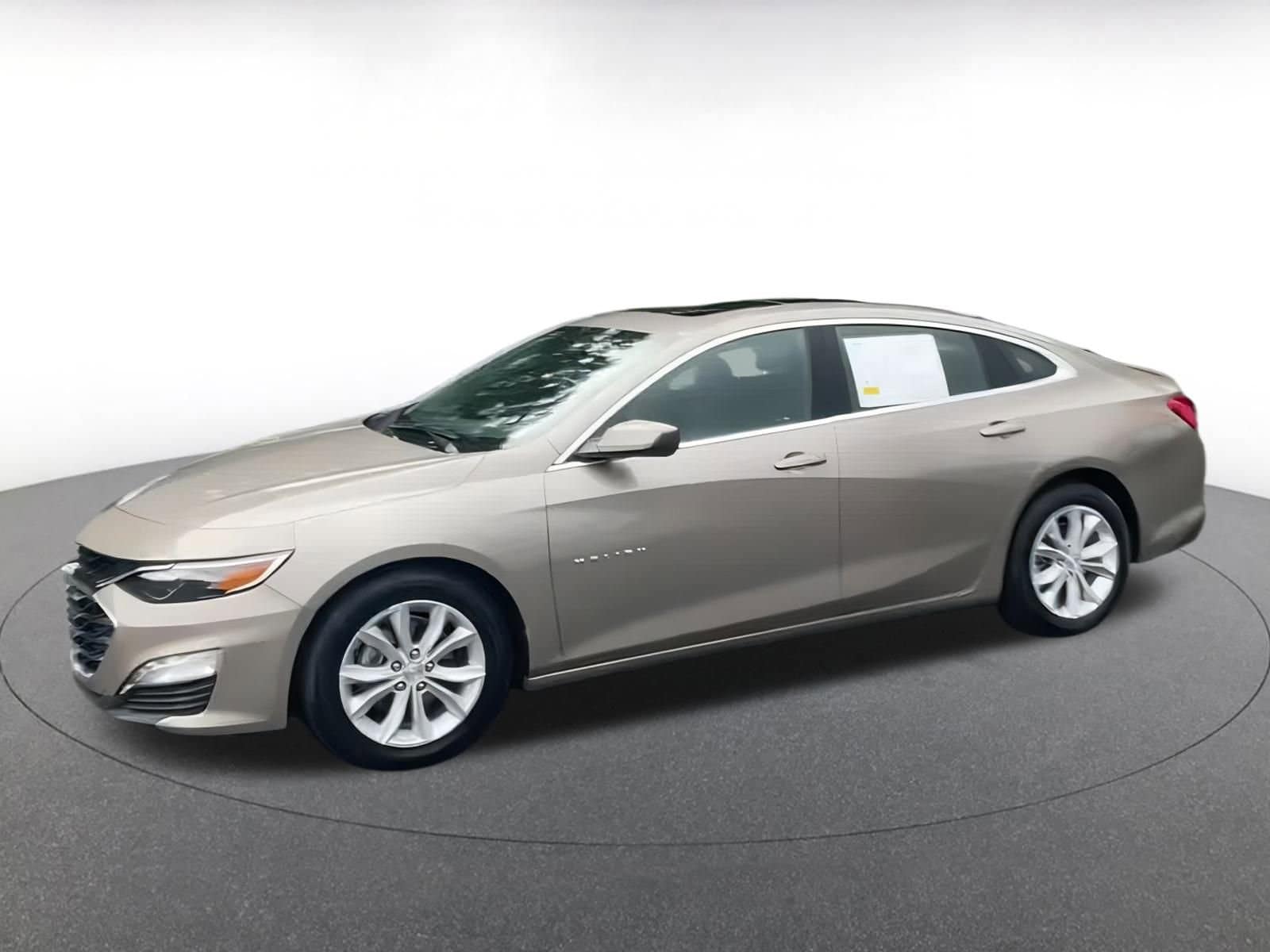 Thumbnail: 2024 Chevrolet Malibu - 4