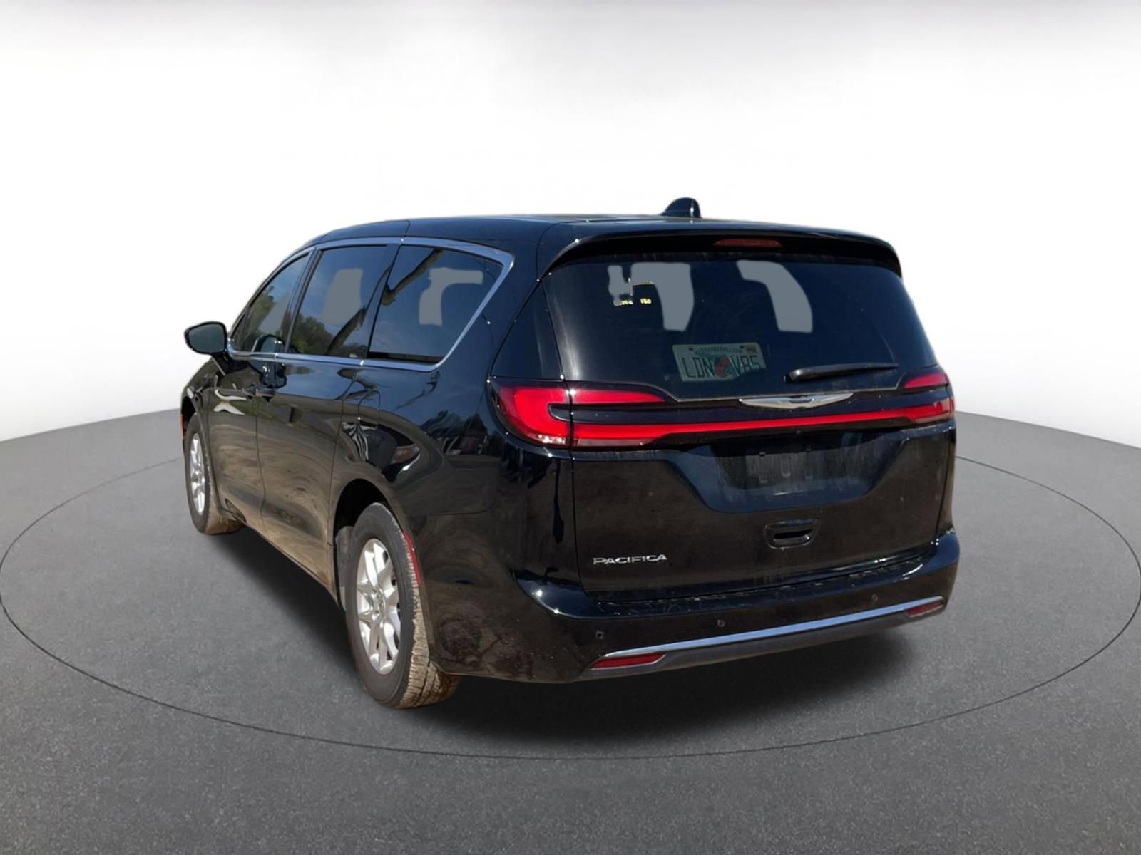 Thumbnail: 2025 Chrysler Pacifica - 9