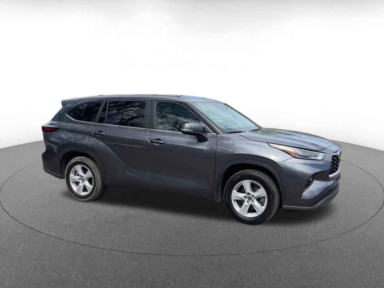 Thumbnail: 2025 Toyota Highlander - 2