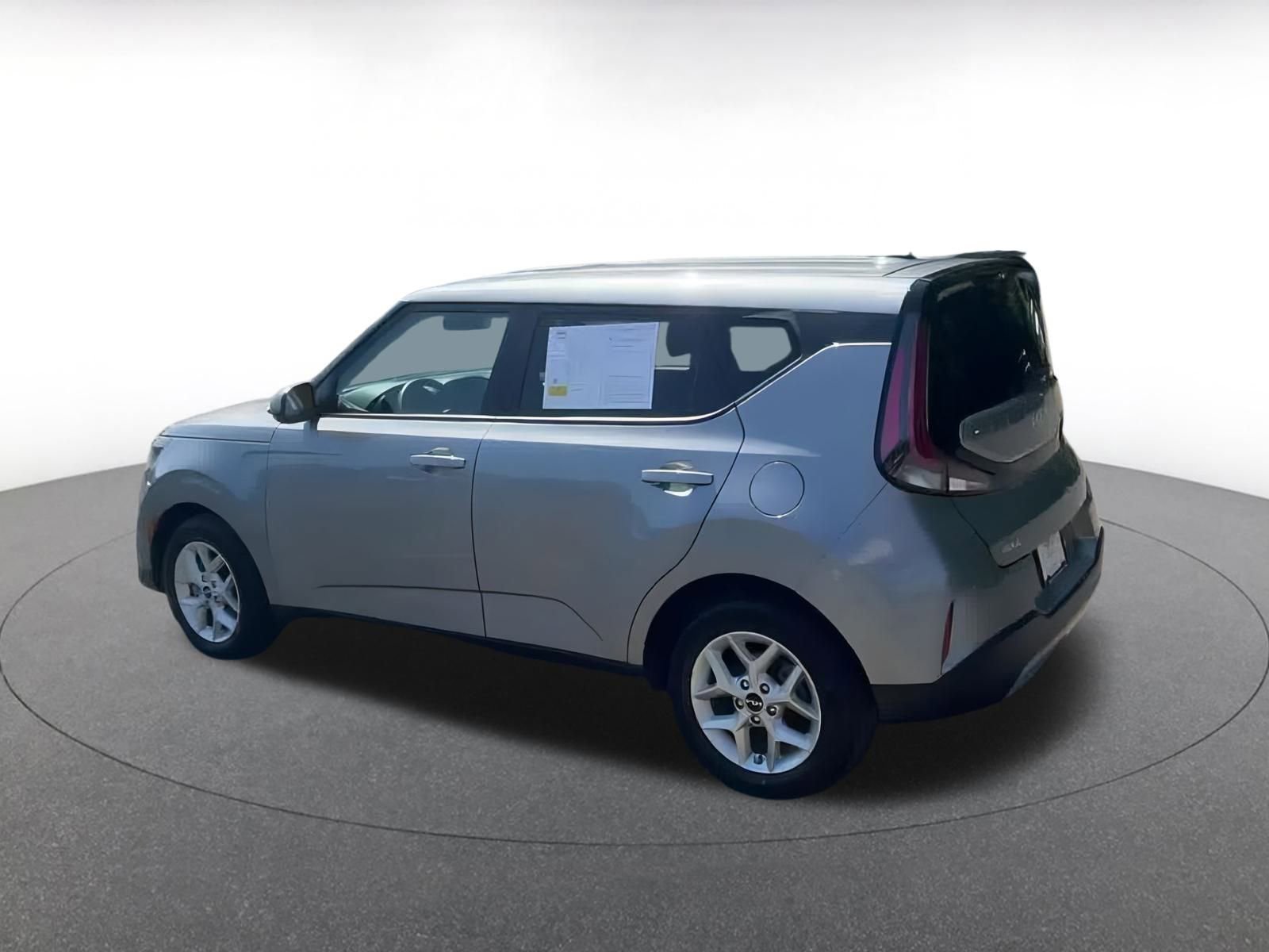 Thumbnail: 2023 Kia Soul - 10