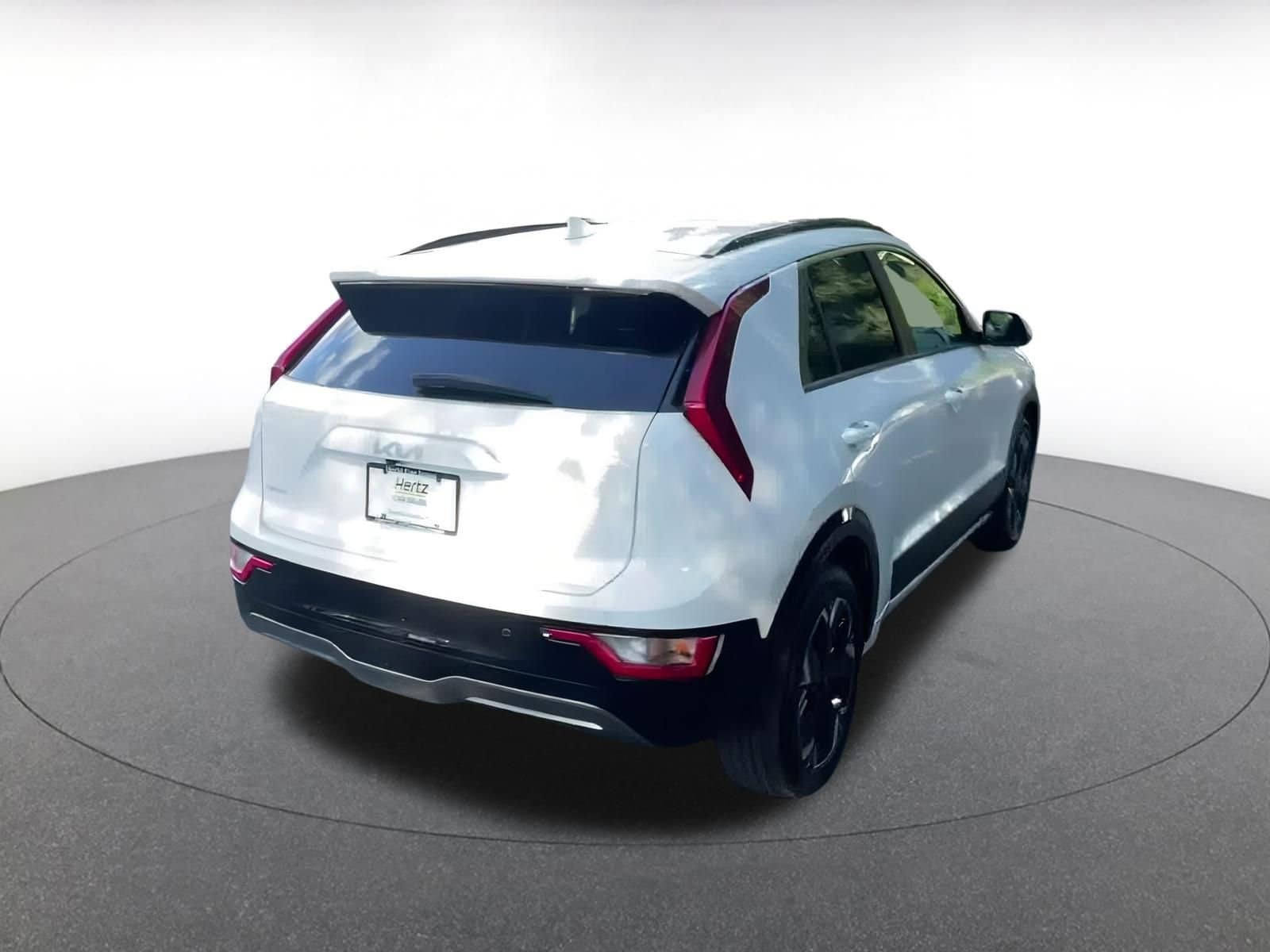 Thumbnail: 2023 Kia Niro - 12