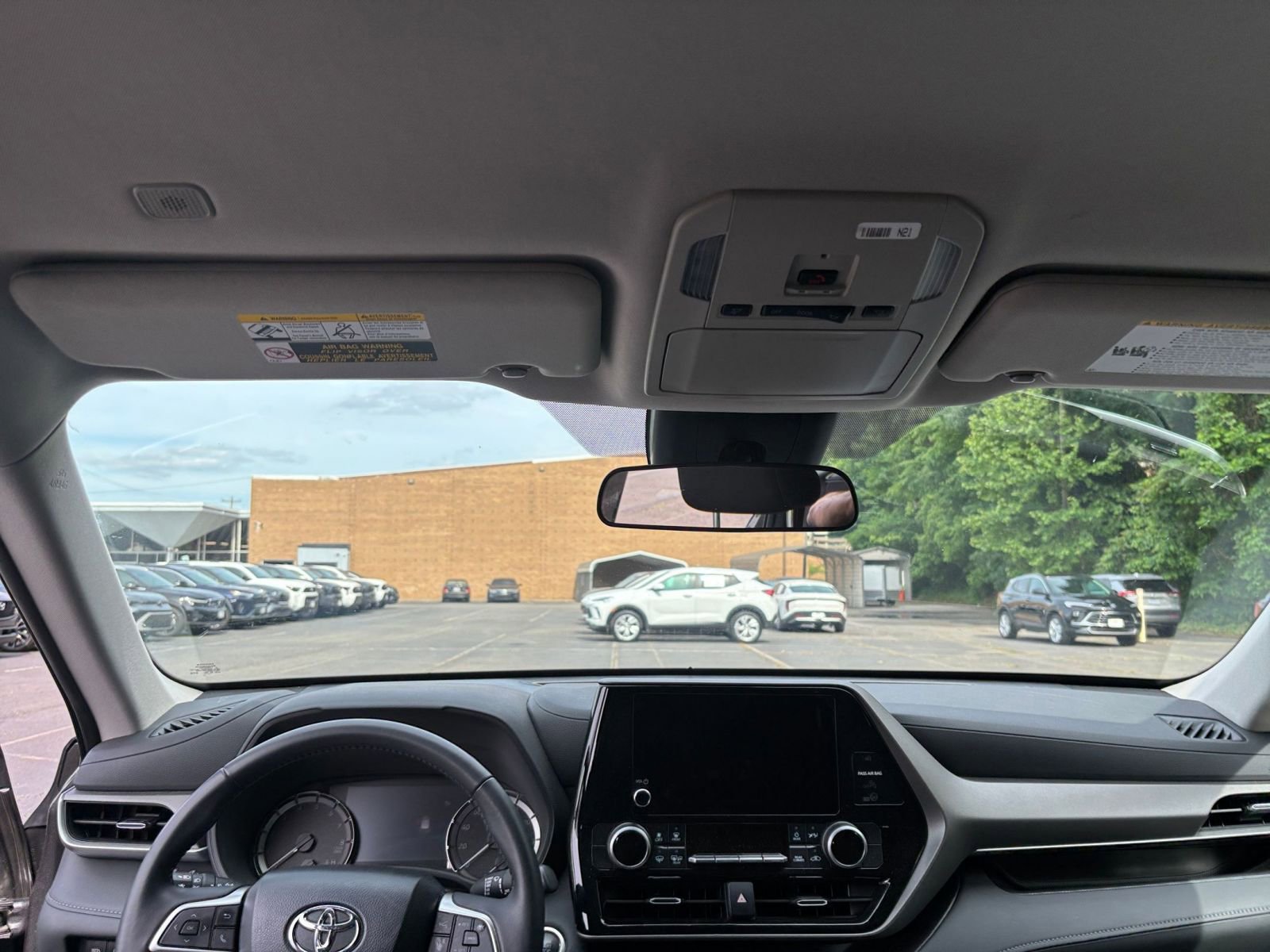 Thumbnail: 2025 Toyota Highlander - 34