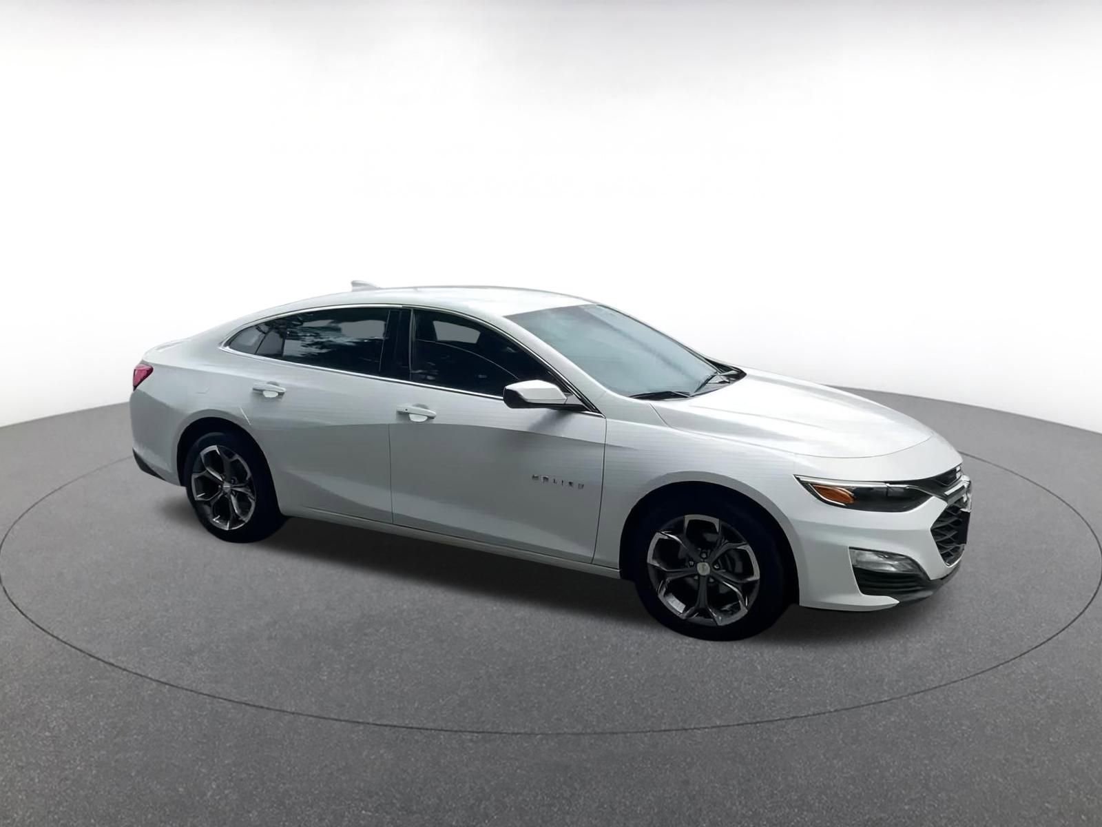 Thumbnail: 2024 Chevrolet Malibu - 2