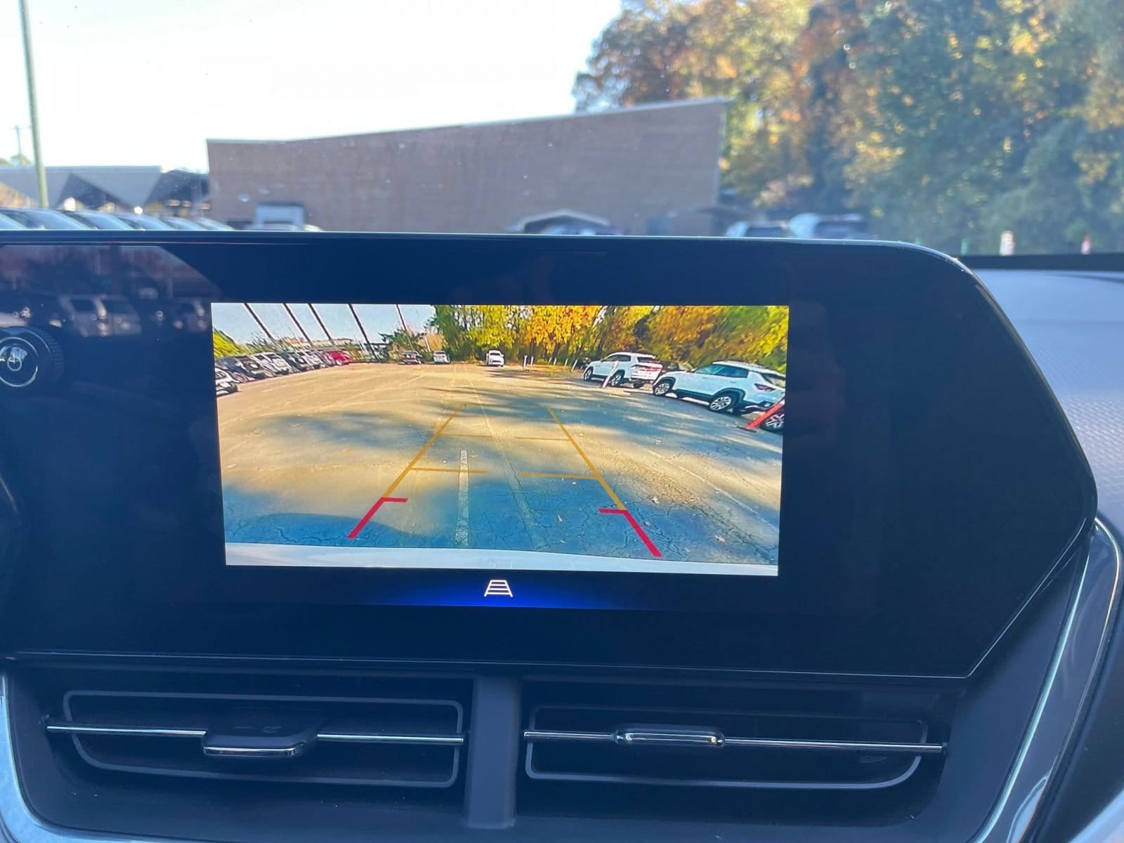 Thumbnail: 2025 Chevrolet Trax - 17