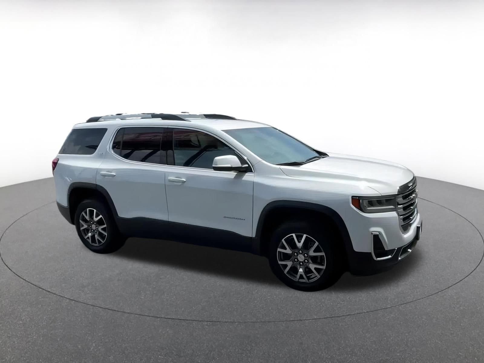 2023 GMC Acadia SLT 2