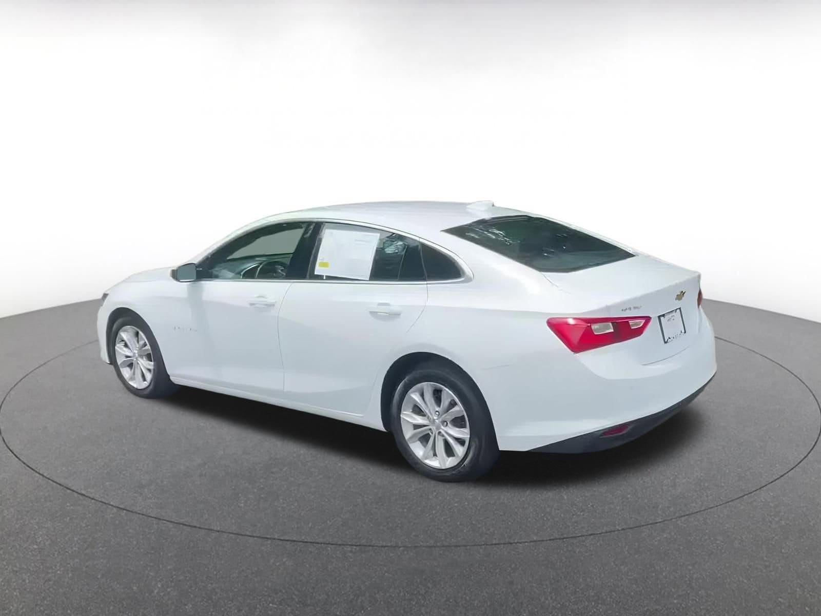 Thumbnail: 2024 Chevrolet Malibu - 10