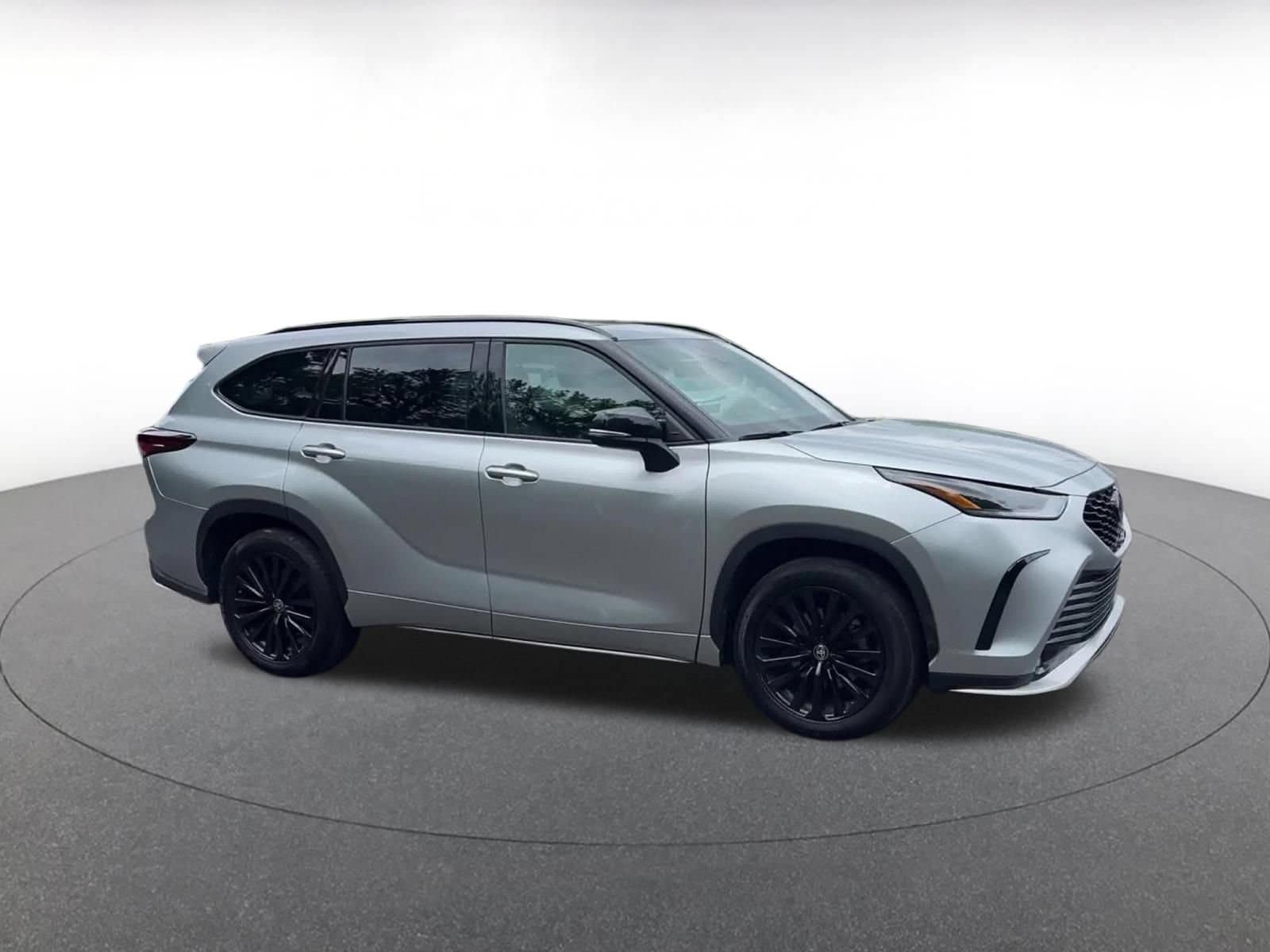 Thumbnail: 2025 Toyota Highlander - 2
