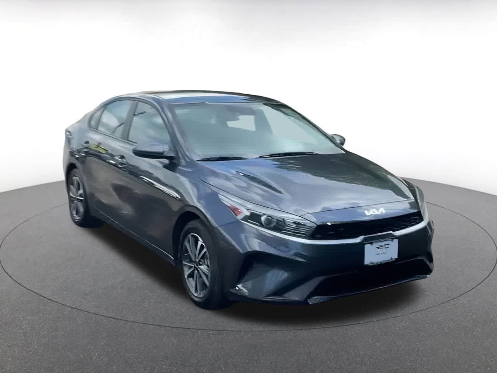 Thumbnail: 2024 Kia Forte - 3