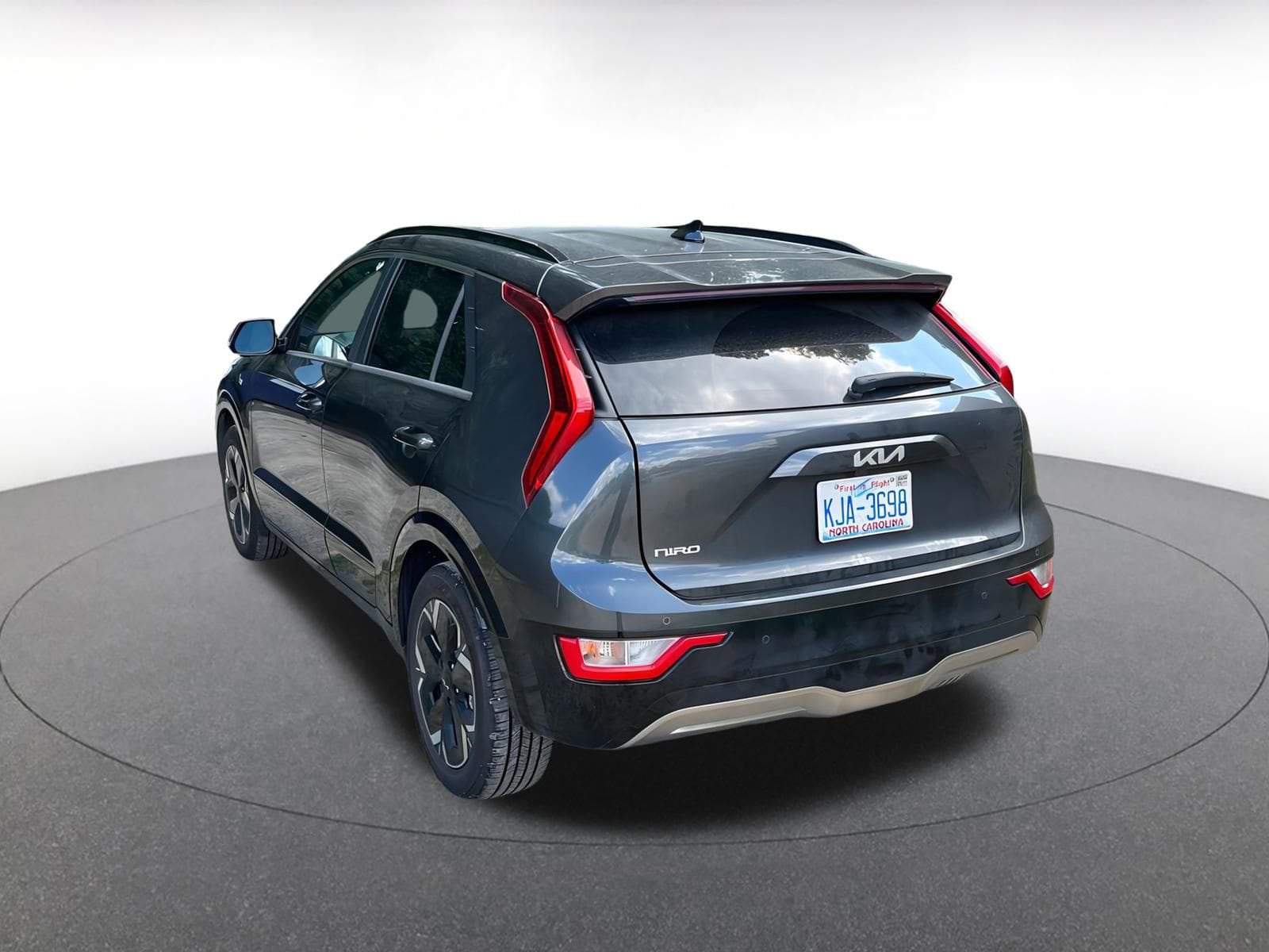 Thumbnail: 2023 Kia Niro - 8