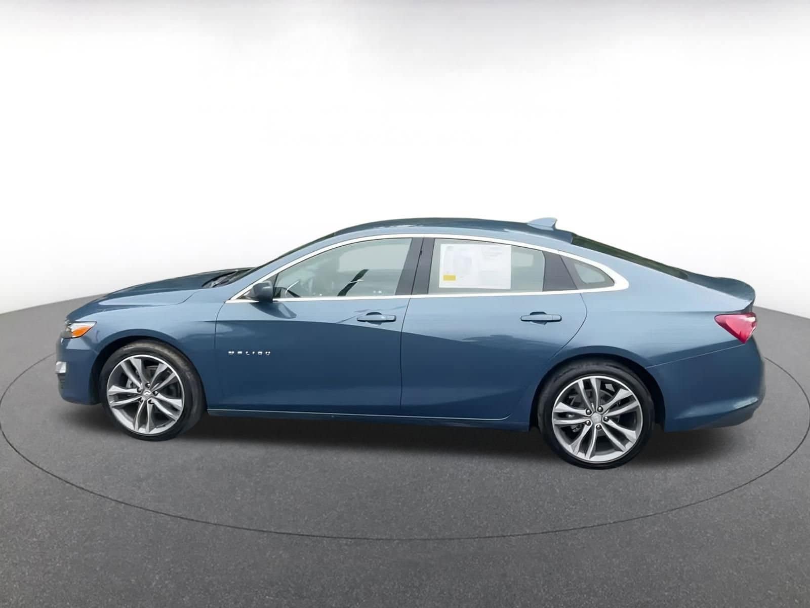 Thumbnail: 2024 Chevrolet Malibu - 9