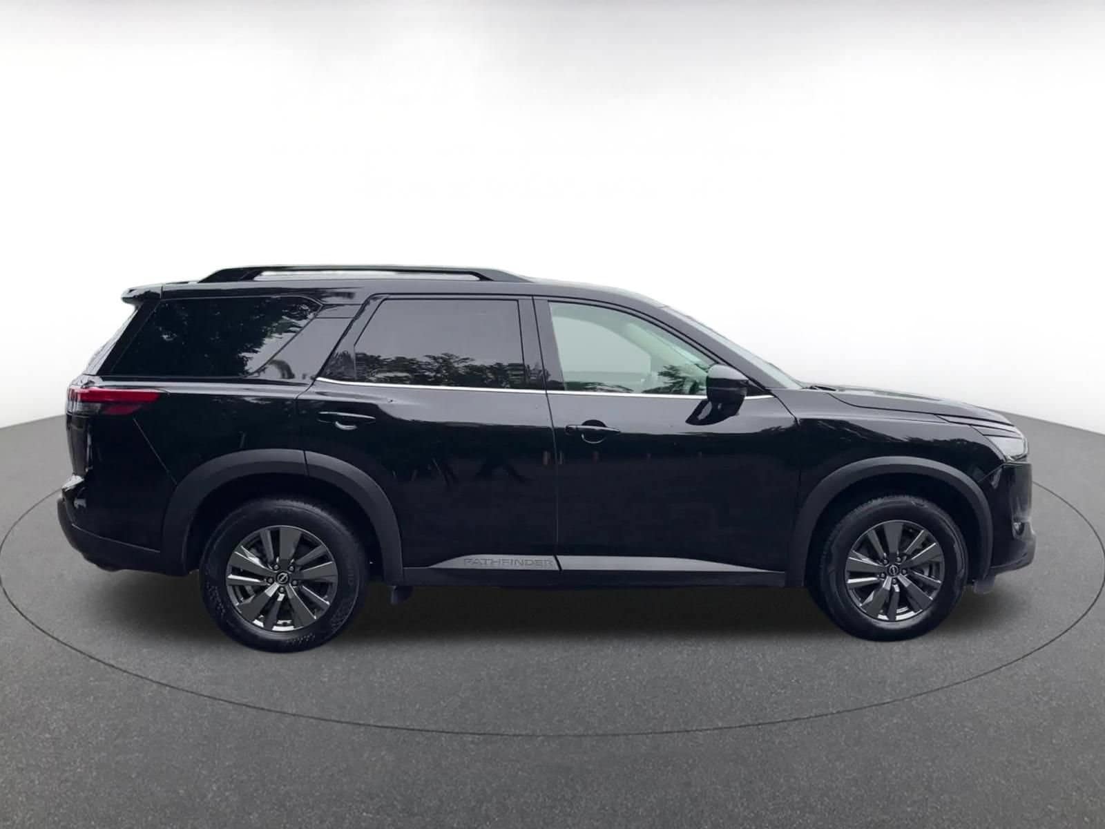 Thumbnail: 2025 Nissan Pathfinder - 16