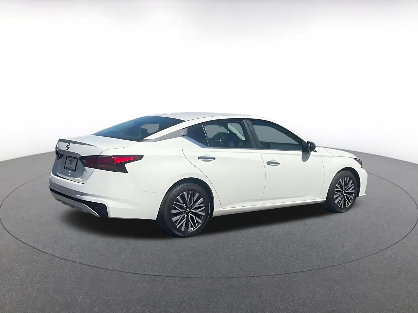 Thumbnail: 2025 Nissan Altima - 15