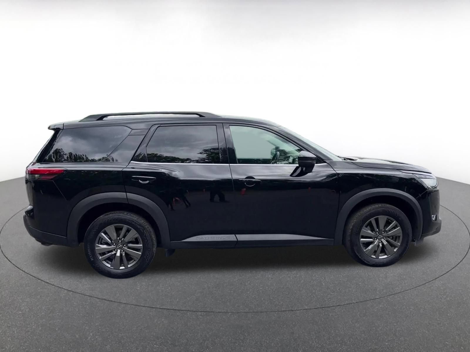 Thumbnail: 2025 Nissan Pathfinder - 16