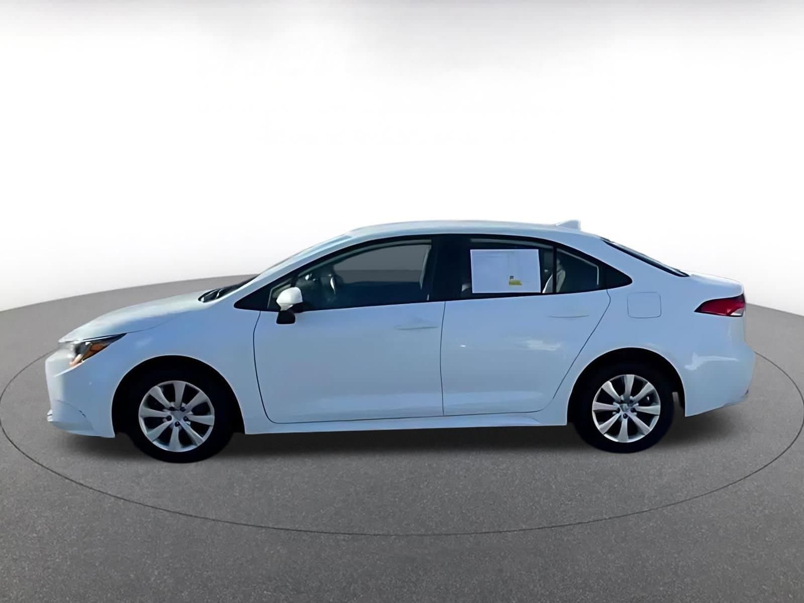 Thumbnail: 2025 Toyota Corolla - 10