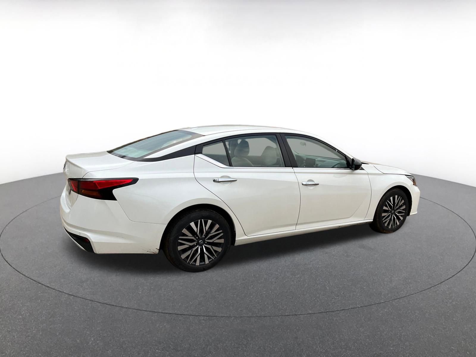 Thumbnail: 2025 Nissan Altima - 17