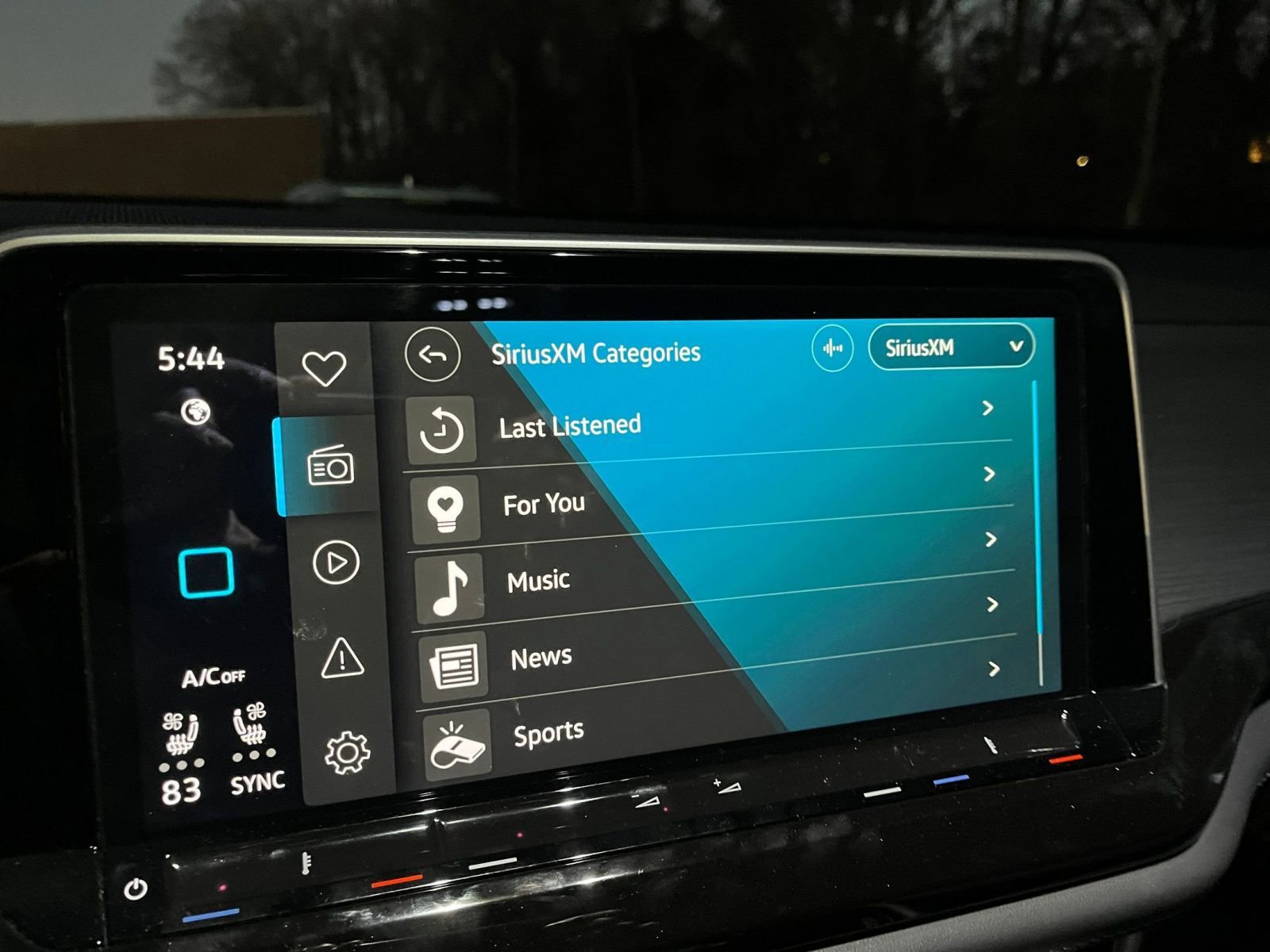 Thumbnail: 2025 Volkswagen Atlas - 21