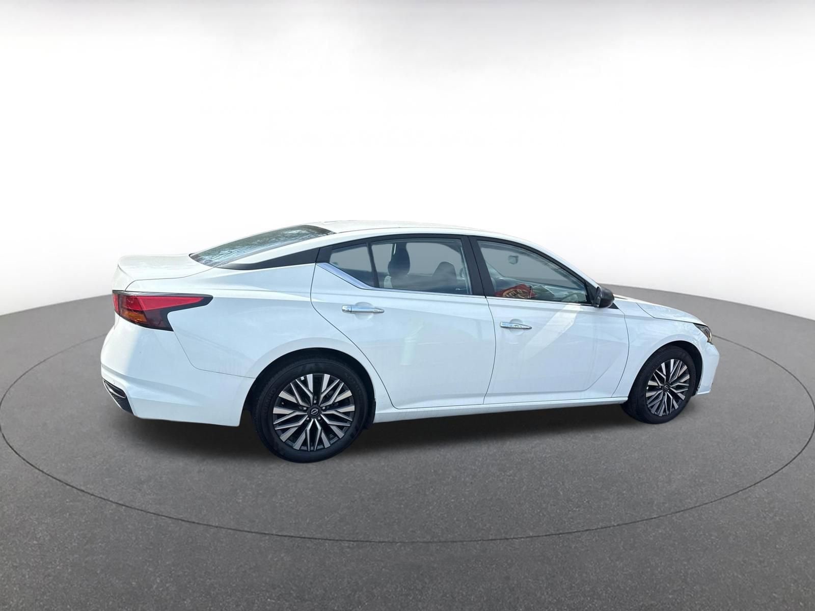 Thumbnail: 2025 Nissan Altima - 12