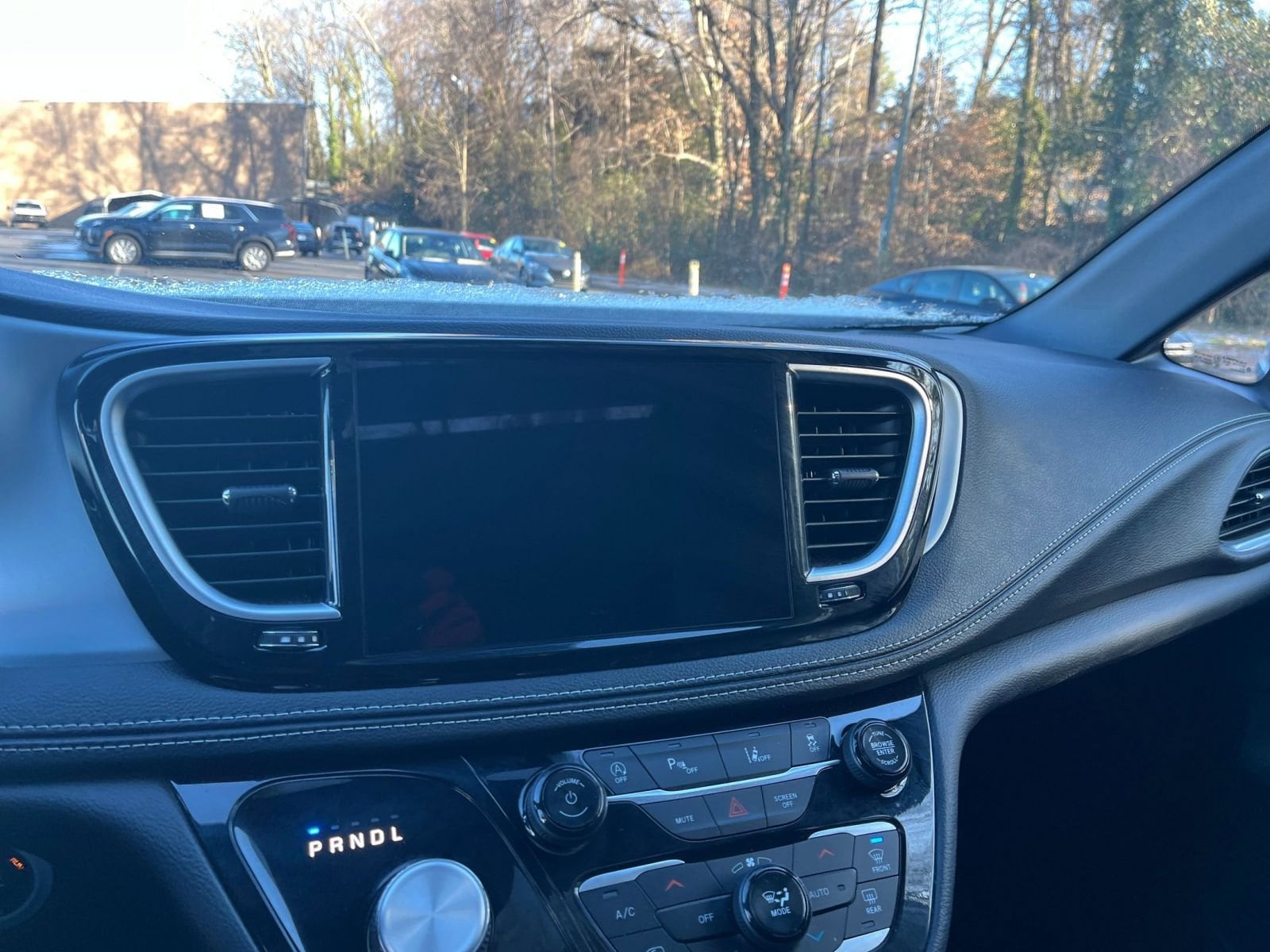 Thumbnail: 2025 Chrysler Pacifica - 17