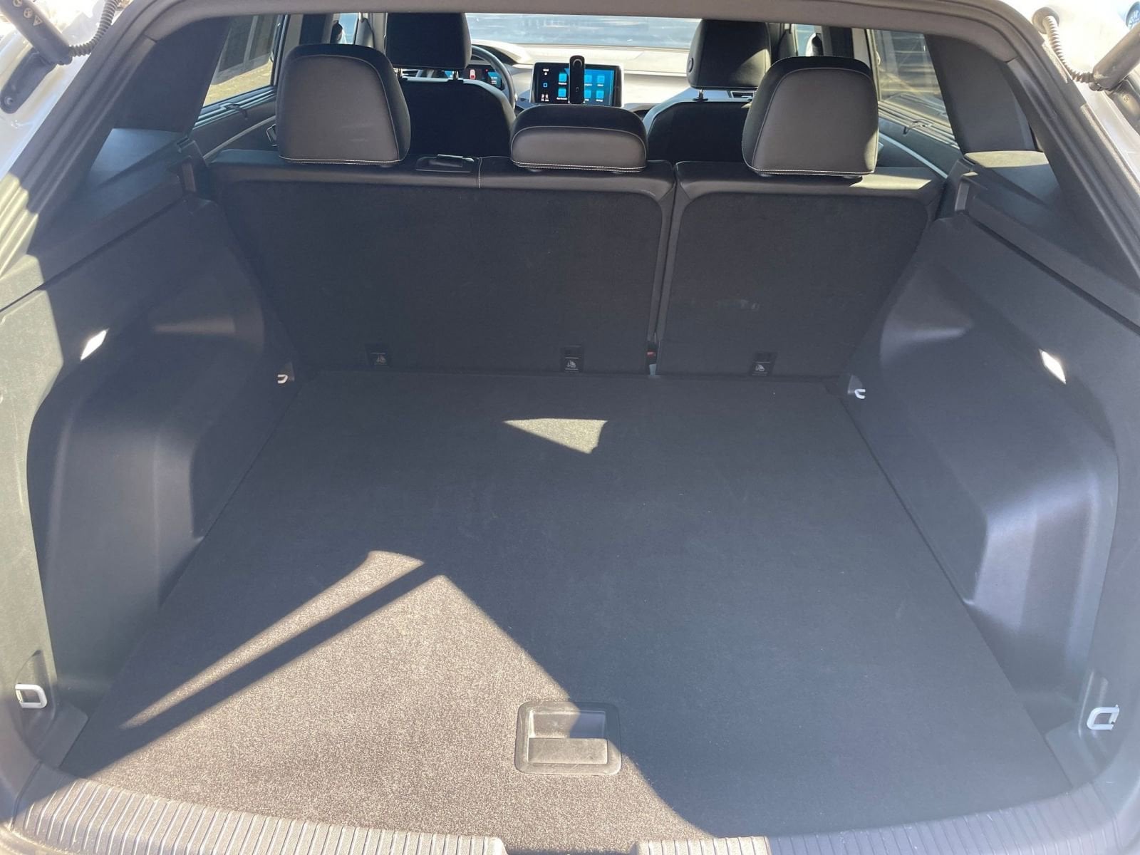 Thumbnail: 2025 Volkswagen Atlas - 27