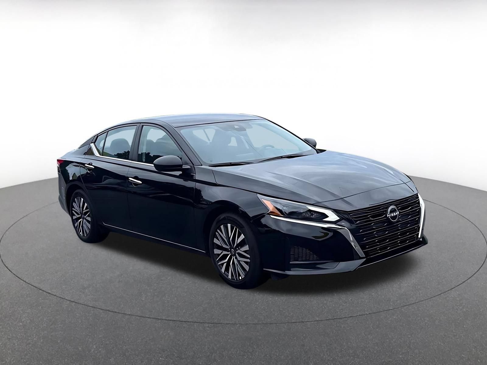 Thumbnail: 2025 Nissan Altima - 8