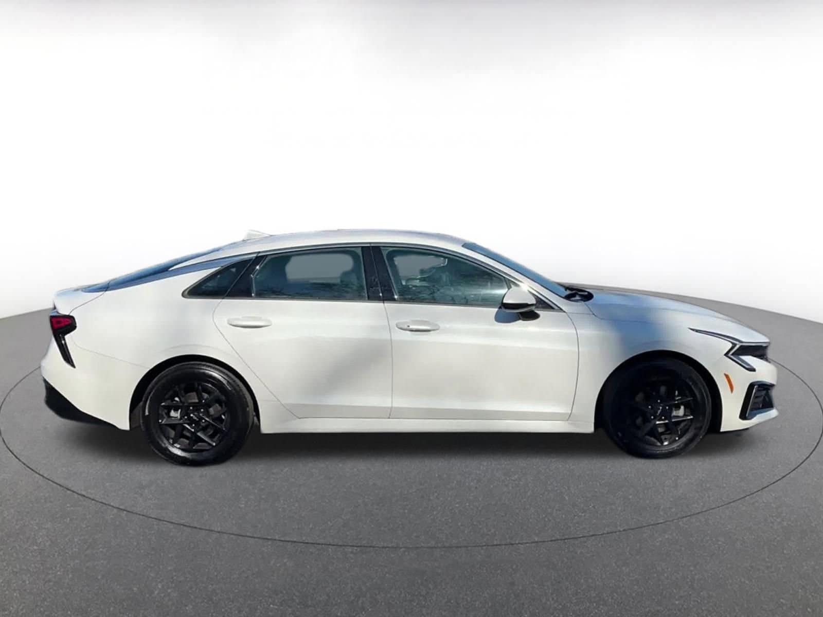 Thumbnail: 2025 Kia K5 - 15