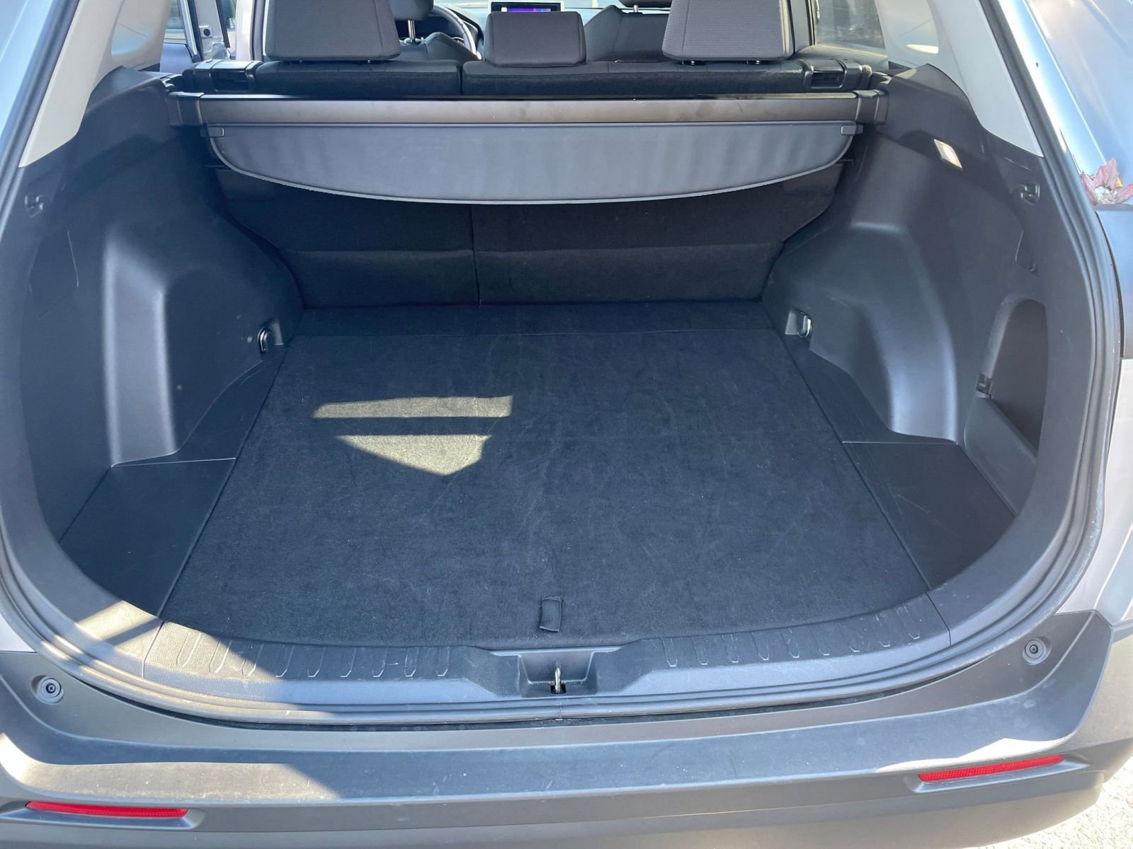 Thumbnail: 2025 Toyota RAV4 - 27