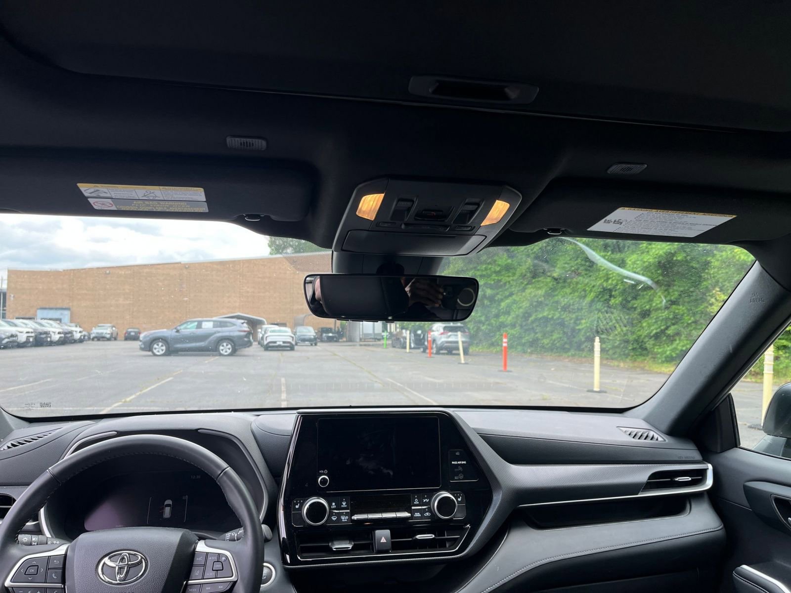 Thumbnail: 2025 Toyota Highlander - 35
