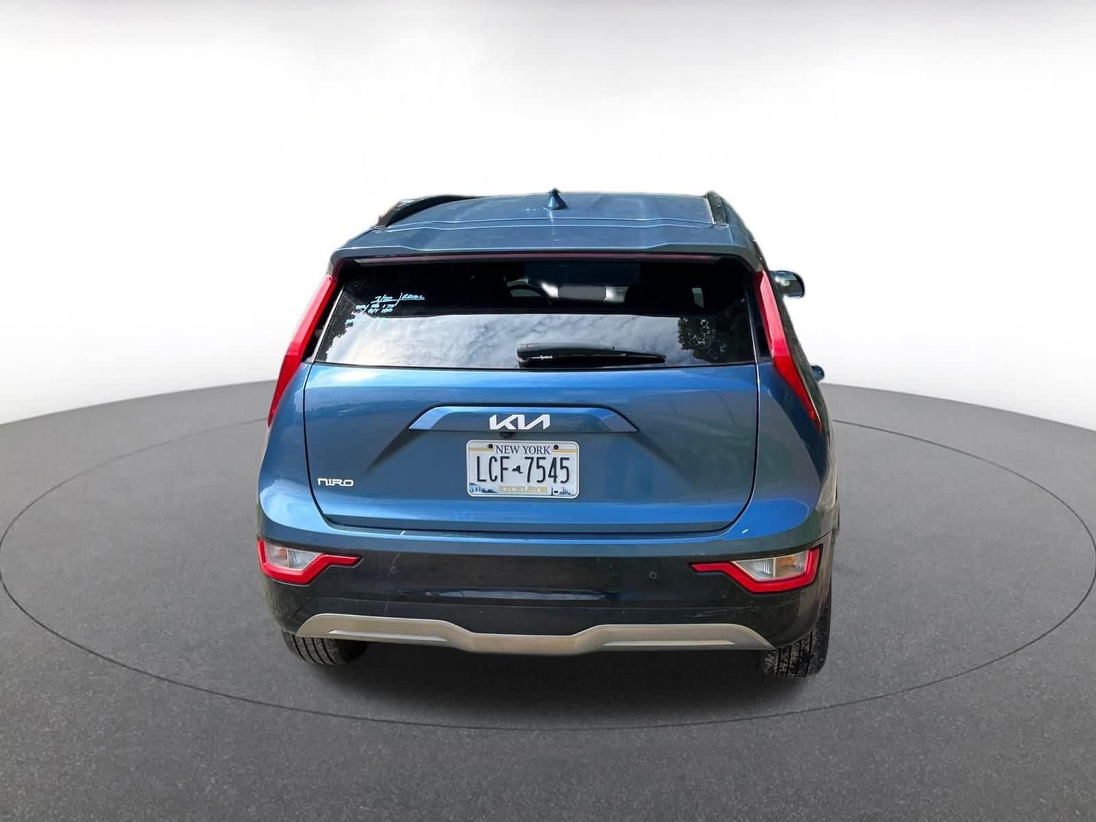 Thumbnail: 2023 Kia Niro - 11