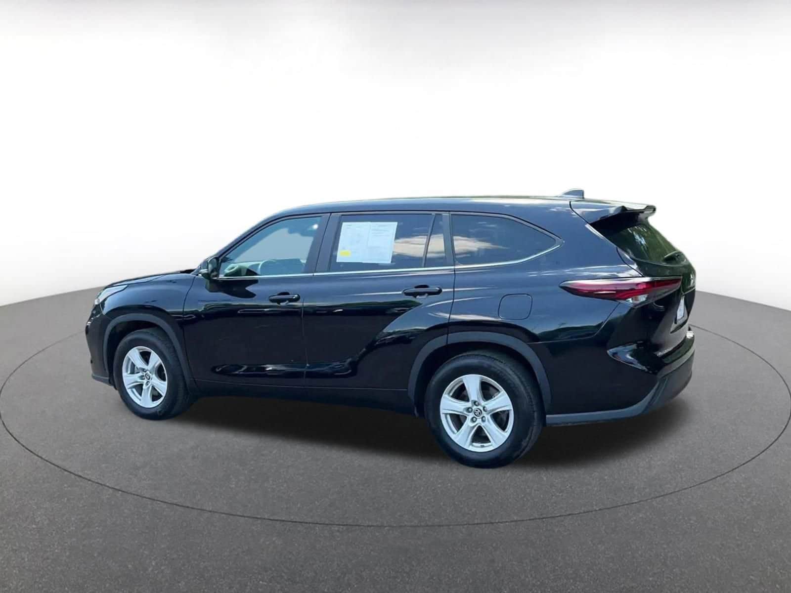Thumbnail: 2025 Toyota Highlander - 10