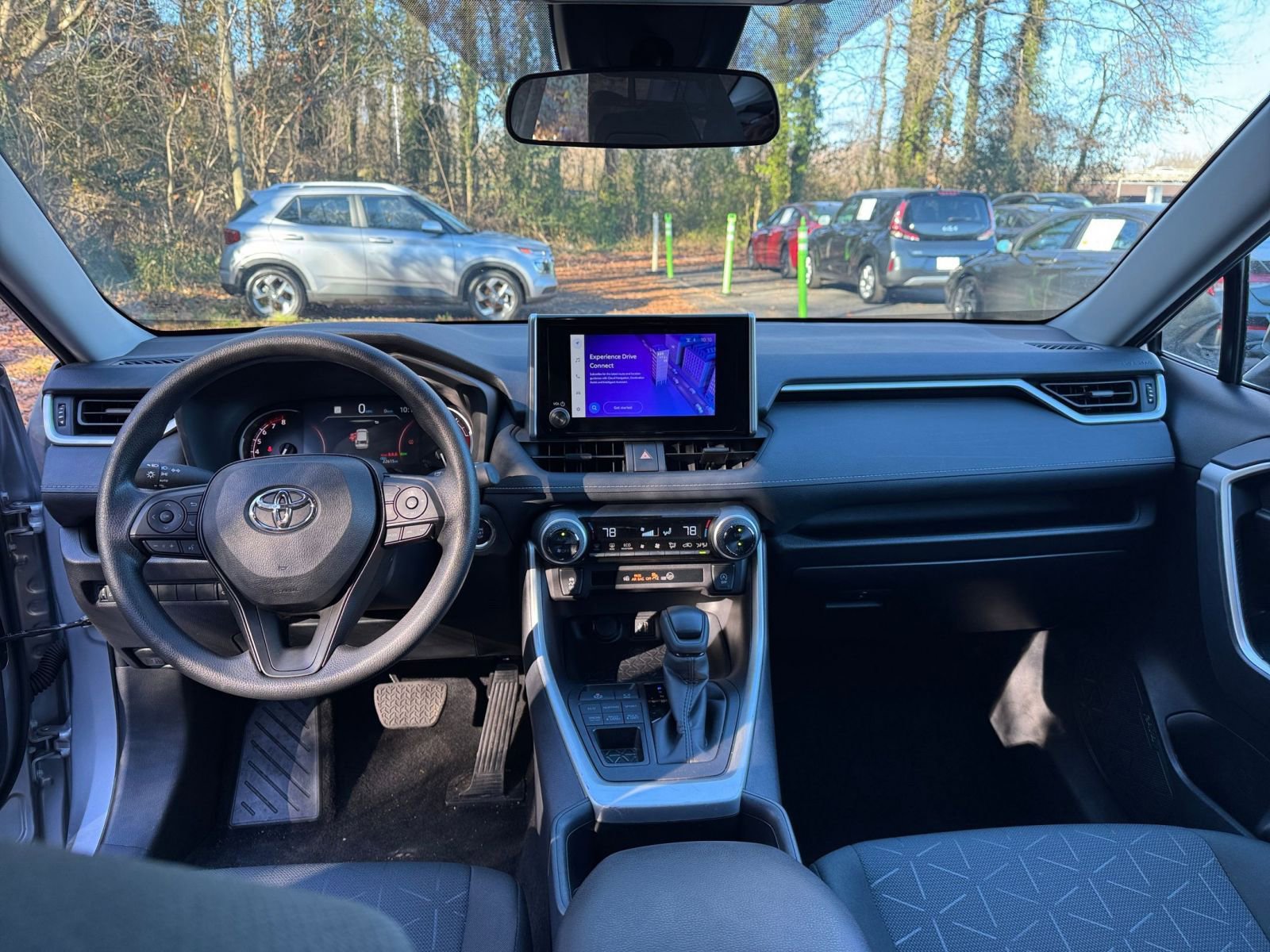 Thumbnail: 2025 Toyota RAV4 - 27