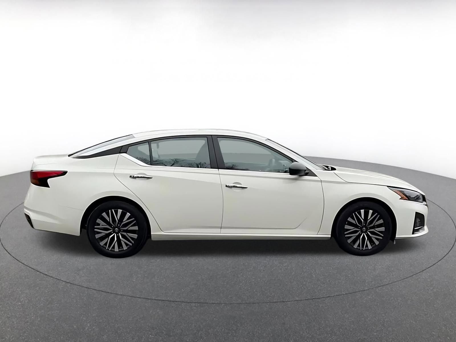 Thumbnail: 2025 Nissan Altima - 16