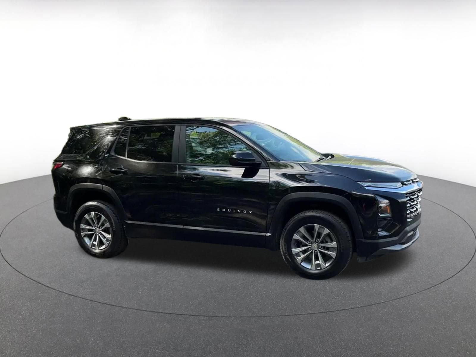 Thumbnail: 2025 Chevrolet Equinox - 3