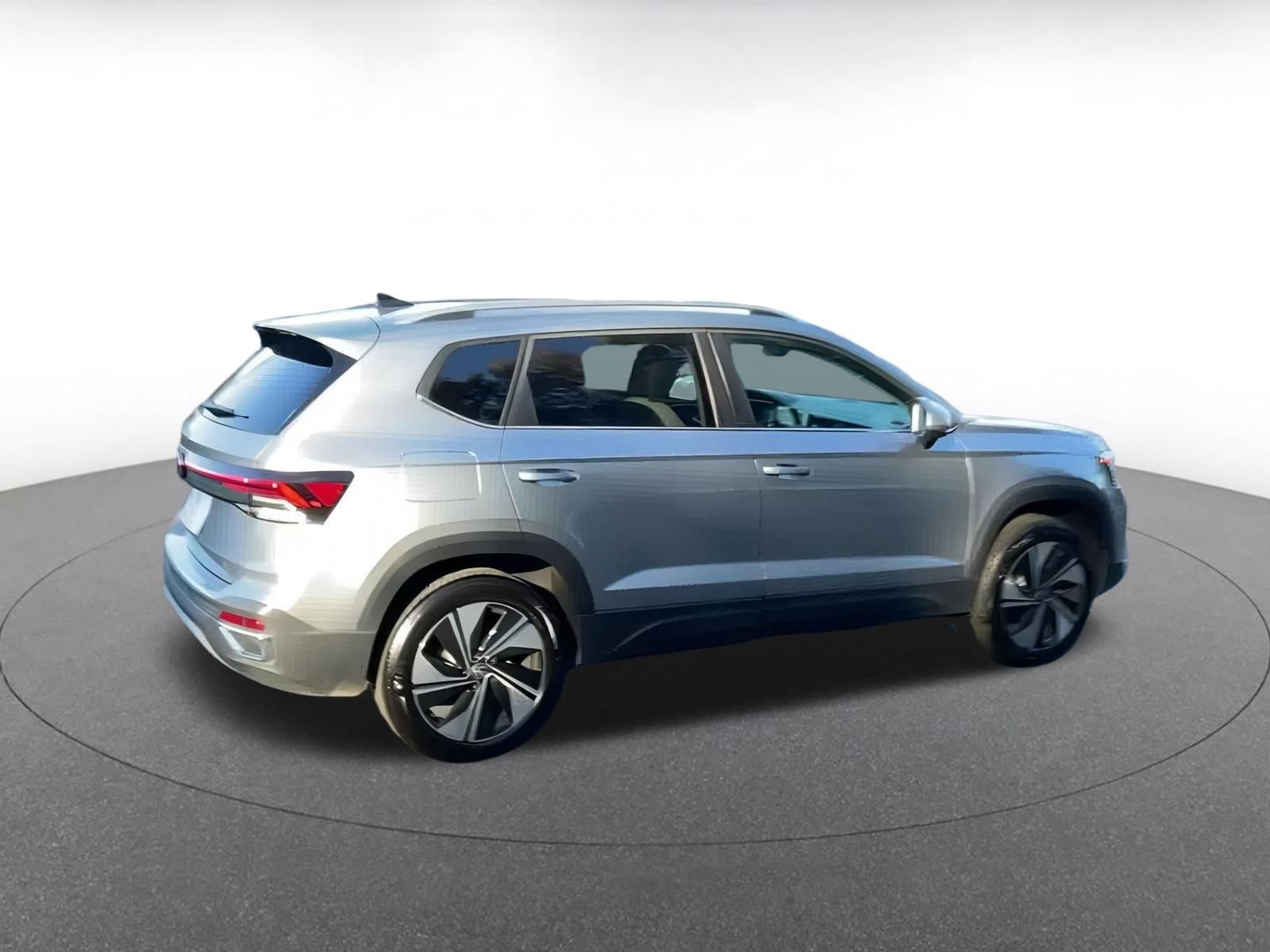 Thumbnail: 2025 Volkswagen Taos - 14