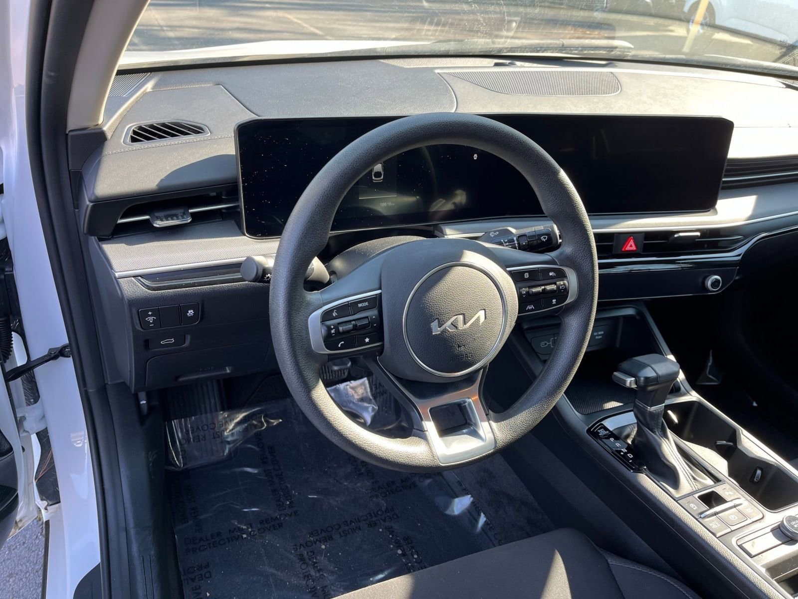 Thumbnail: 2025 Kia K5 - 25