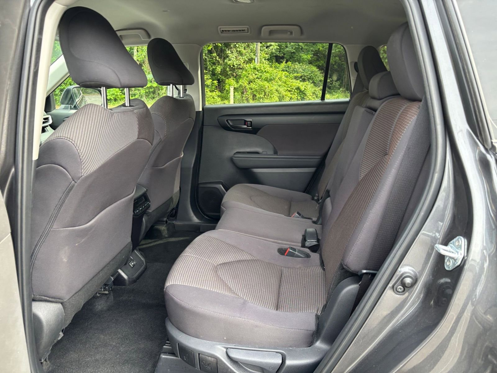 Thumbnail: 2025 Toyota Highlander - 25