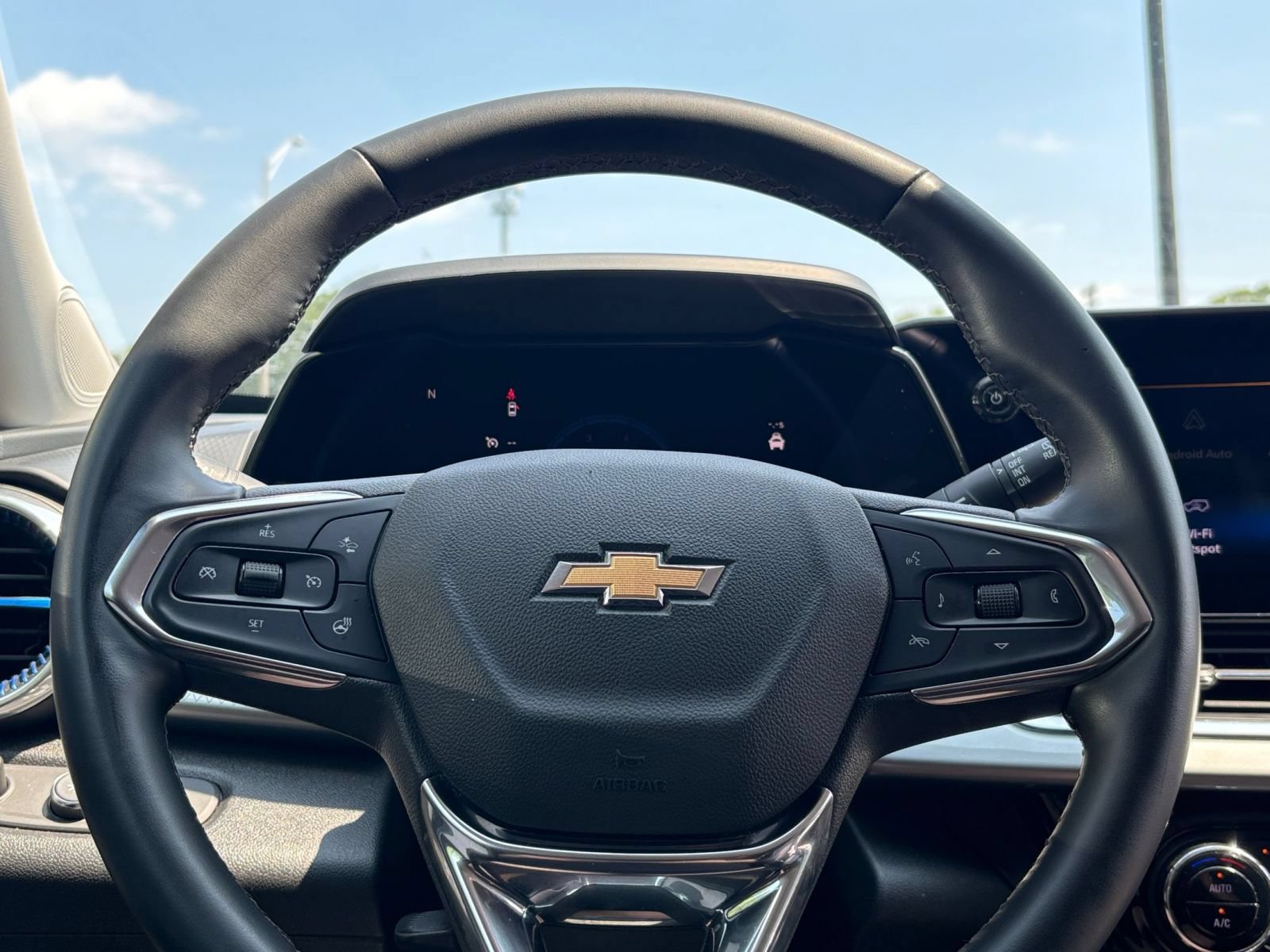 Thumbnail: 2025 Chevrolet Trax - 27