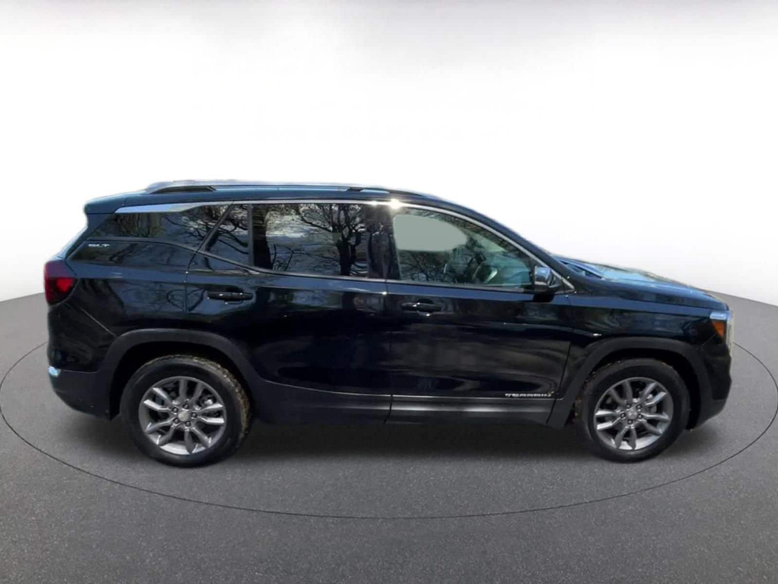 Thumbnail: 2024 GMC Terrain - 16