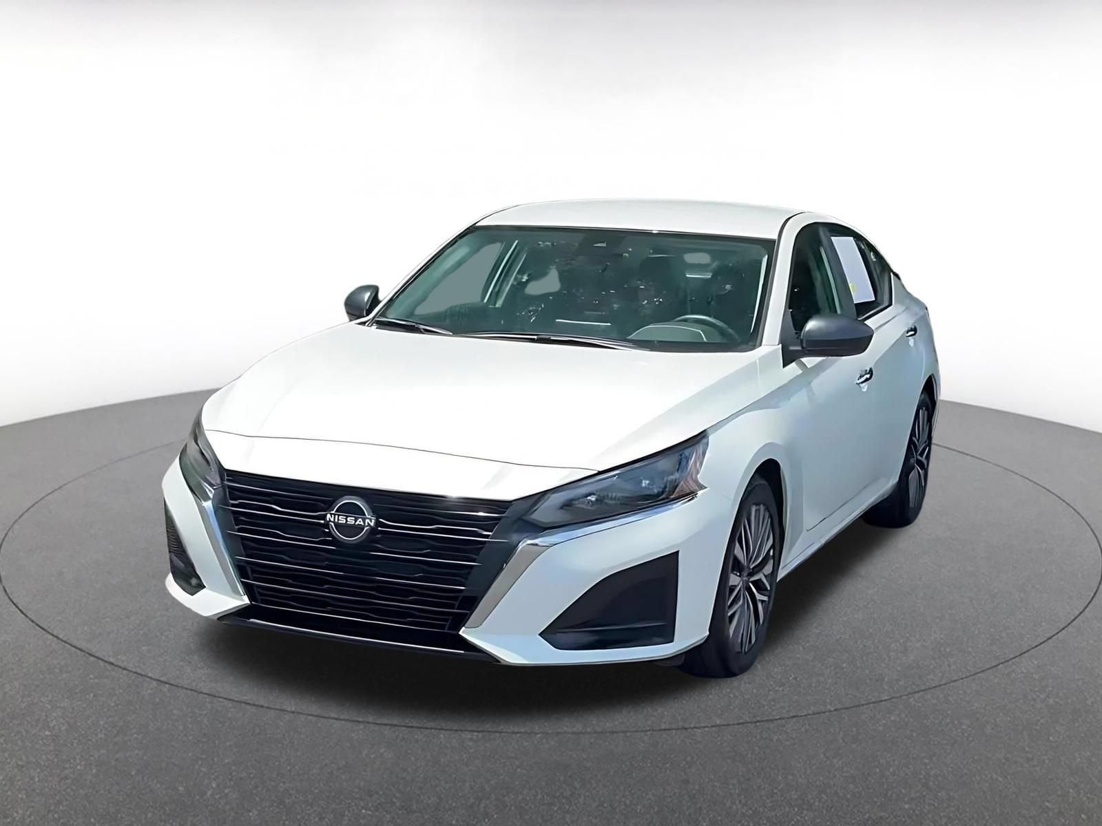 Thumbnail: 2025 Nissan Altima - 3