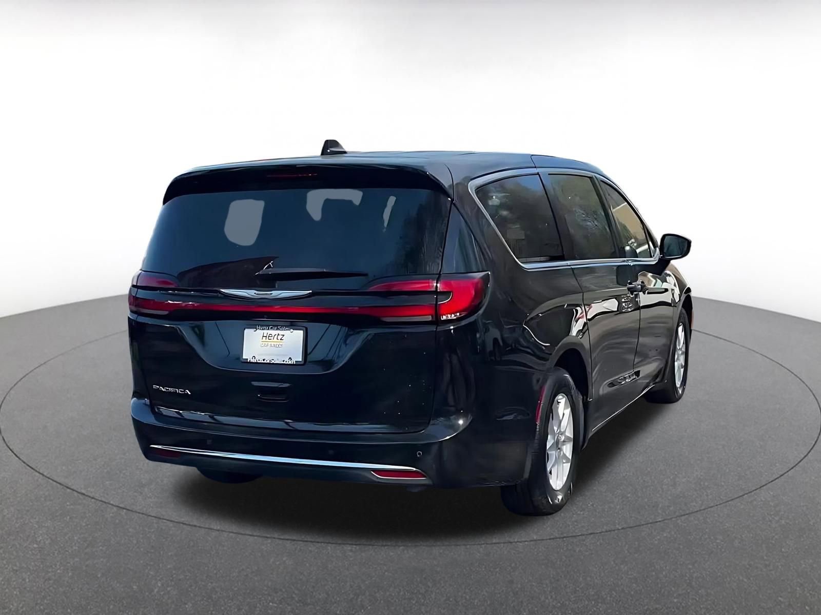 Thumbnail: 2025 Chrysler Pacifica - 14