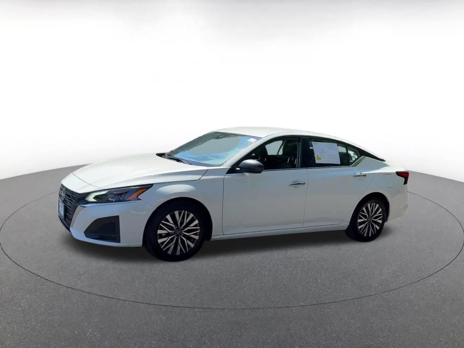 Thumbnail: 2025 Nissan Altima - 8