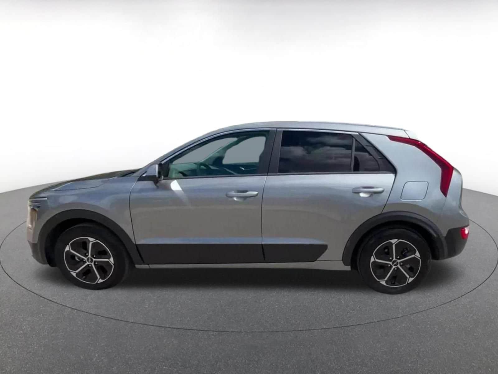 Thumbnail: 2026 Kia Niro - 9