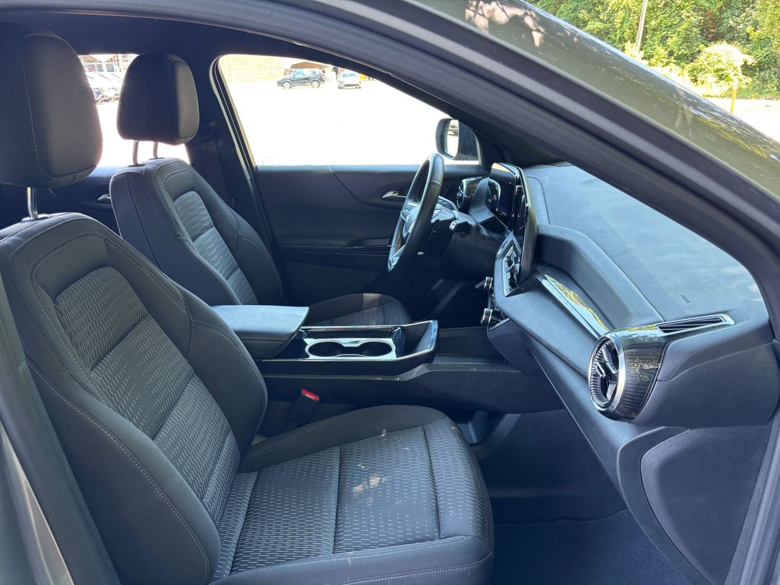 Thumbnail: 2025 Chevrolet Equinox - 31
