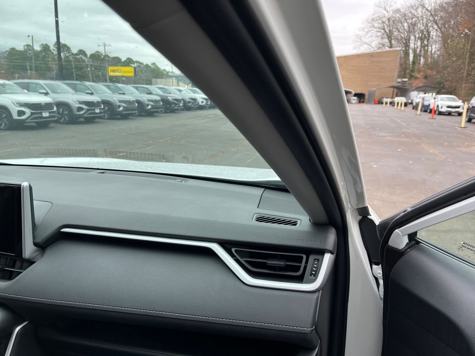 Thumbnail: 2025 Toyota RAV4 - 35