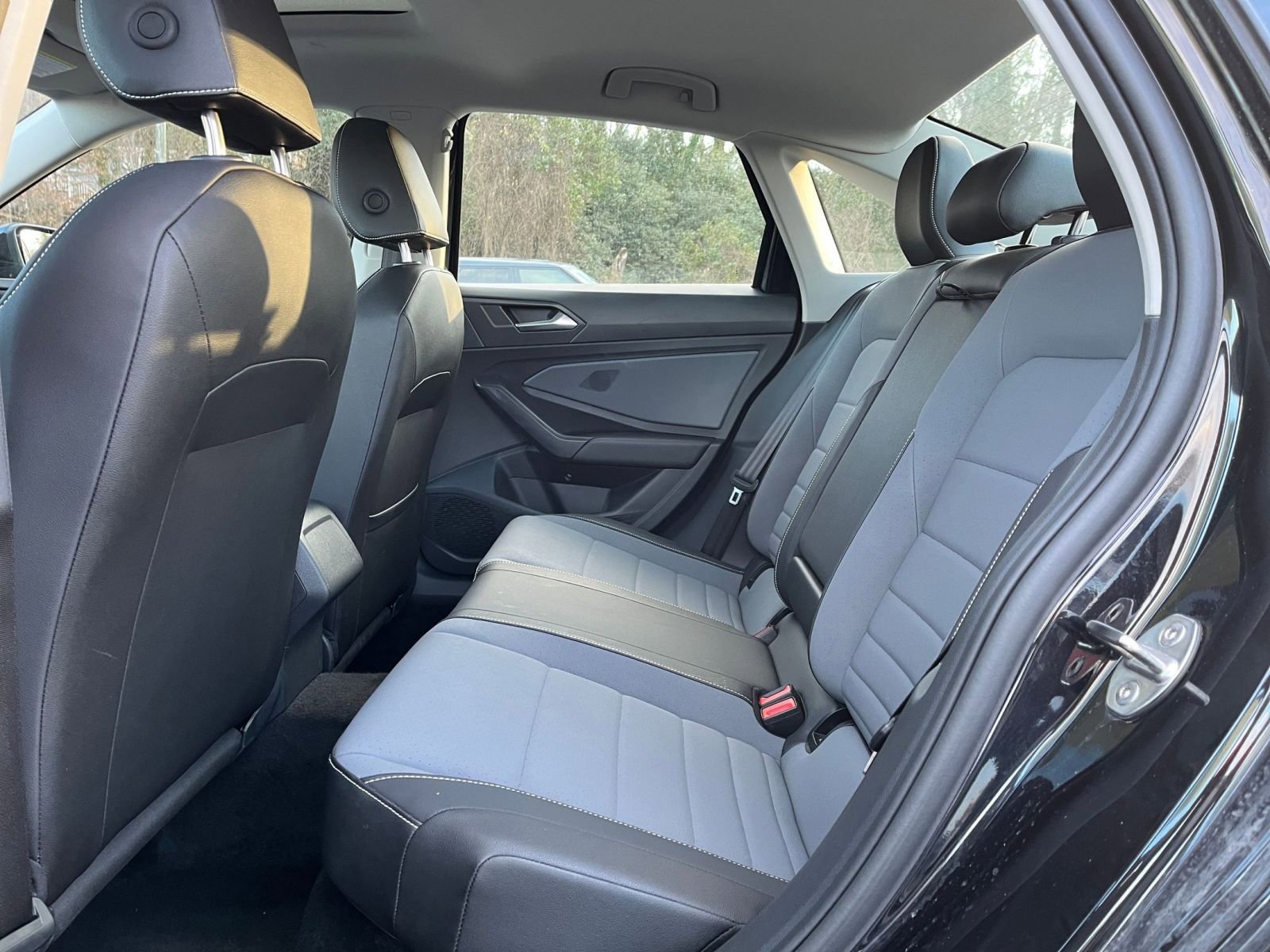 Thumbnail: 2025 Volkswagen Jetta - 25