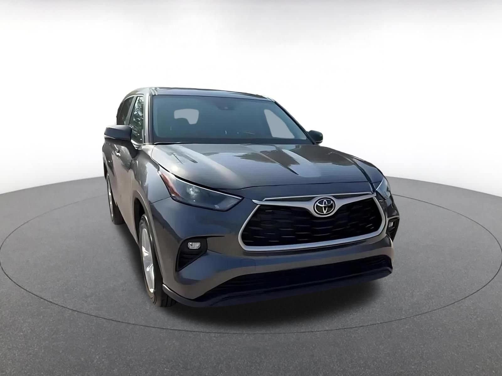 Thumbnail: 2025 Toyota Highlander - 3