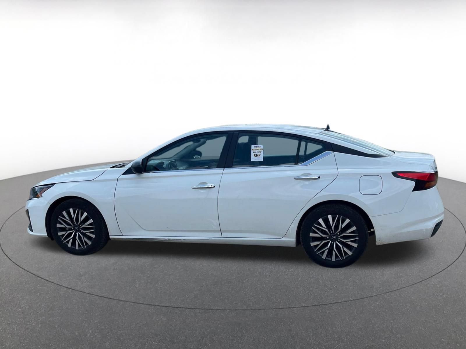 Thumbnail: 2025 Nissan Altima - 11