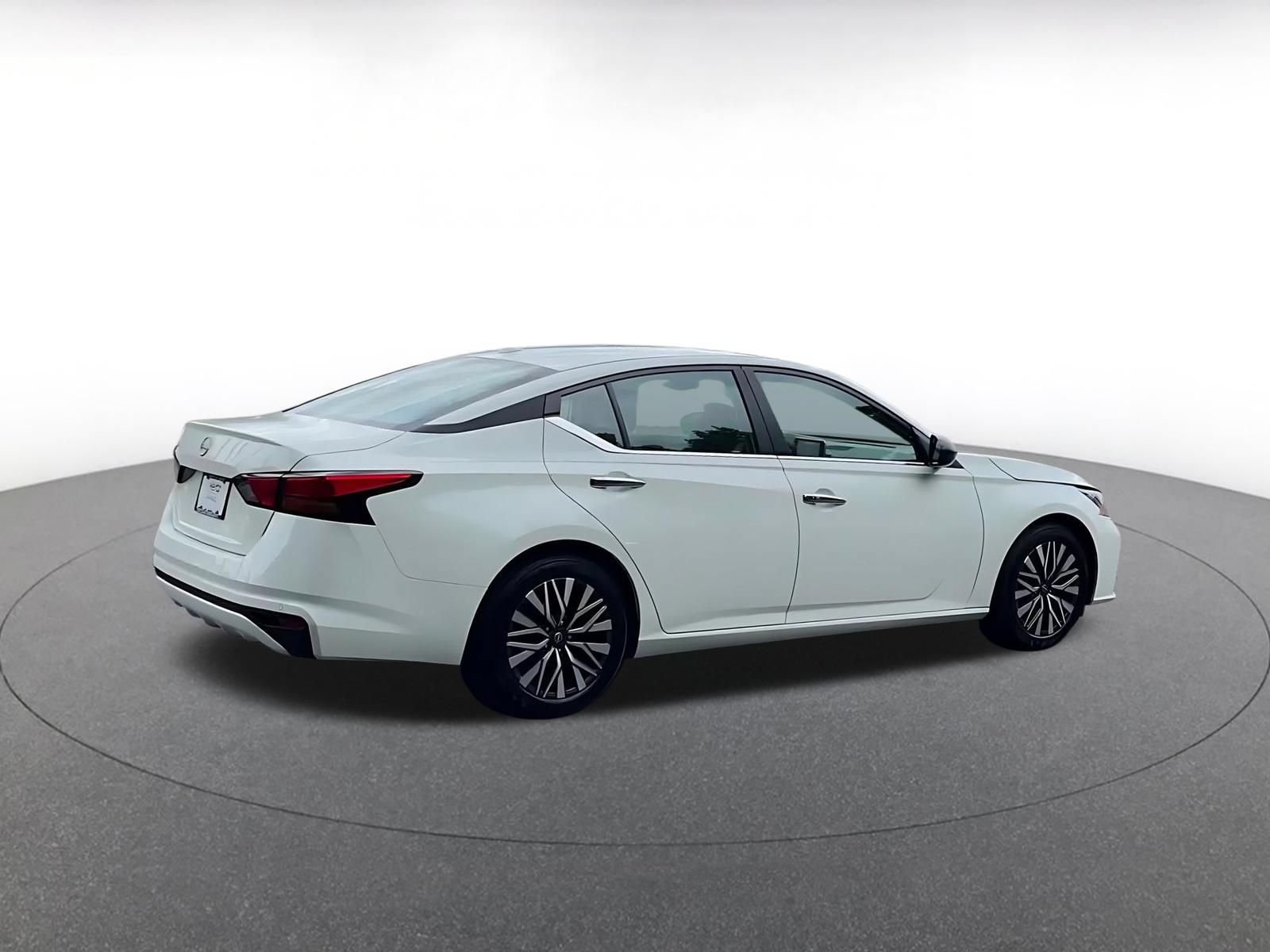 Thumbnail: 2025 Nissan Altima - 12