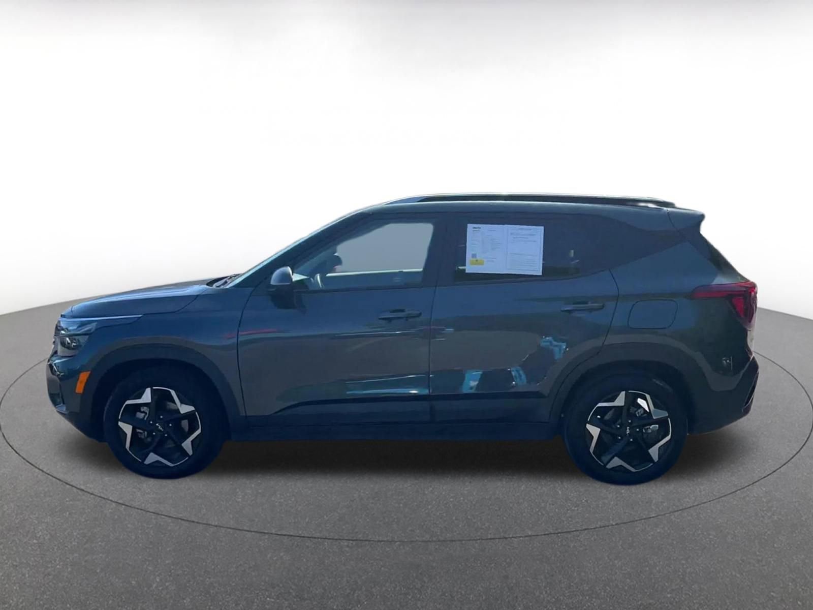 Thumbnail: 2025 Kia Seltos - 9