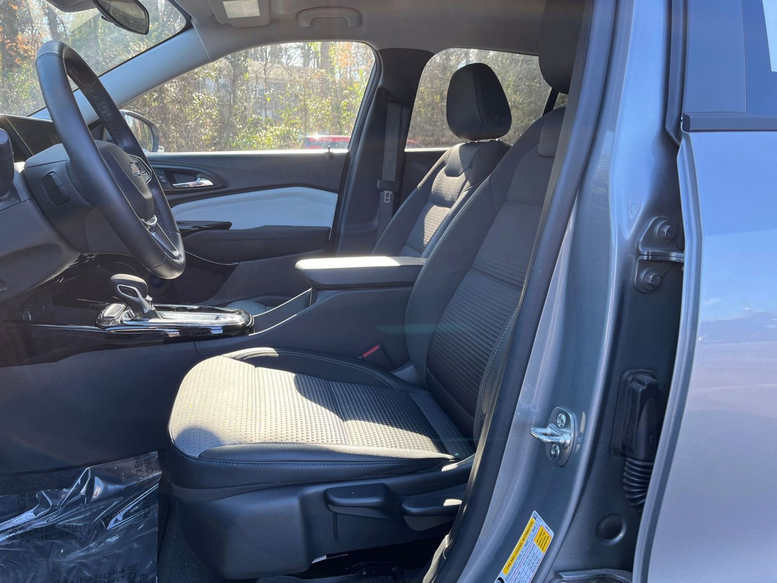 Thumbnail: 2025 Chevrolet Trax - 24