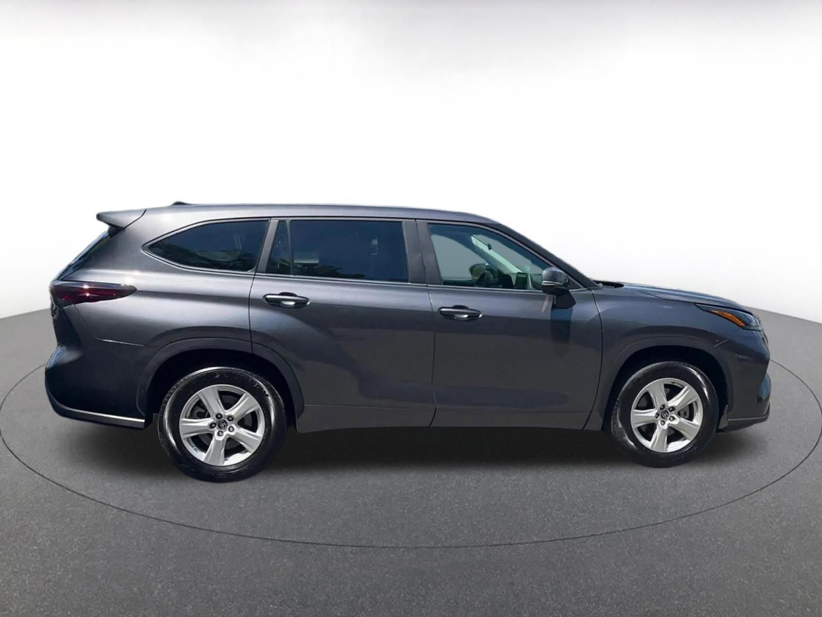Thumbnail: 2025 Toyota Highlander - 16